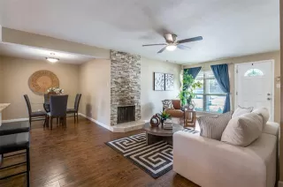 Photo #4: 21212933 Listing 