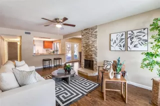 Photo #5: 21212933 Listing 