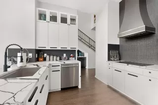 Photo #6: 21213167 Listing 