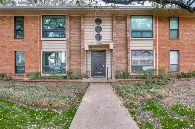 MLS: 21213814 Condo For Sale