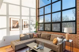 Photo #3: 21214142 Listing