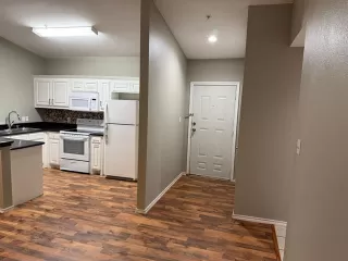 Photo #2: 21214638 Listing 