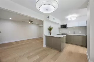 Photo #5: 21214862 Listing