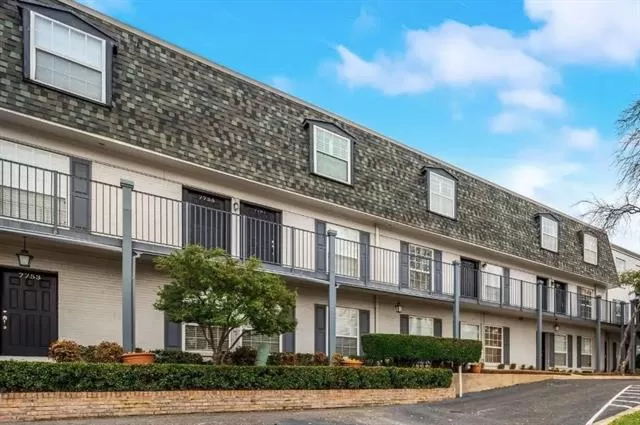 MLS: 21214967 Condo For Sale