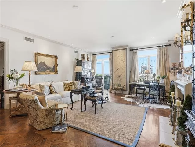 MLS: 21214971 Condo For Sale