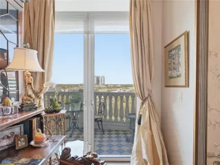 Photo #2: 21214971 Listing