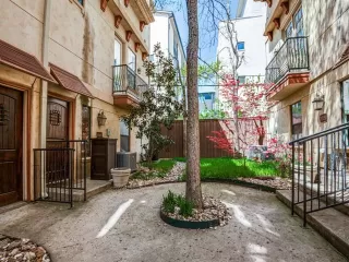 Photo #2: 21215050 Listing