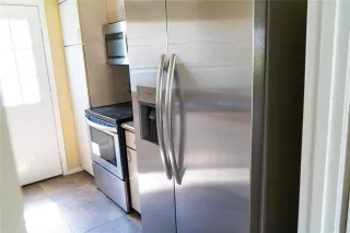 Photo #6: 21215608 Listing