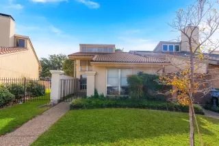 Photo #2: 21215609 Listing