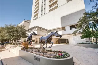 Photo #2: 21215833 Listing