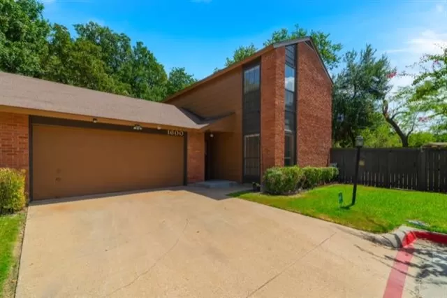 MLS: 21215938 Condo For Sale
