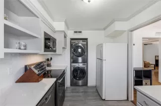 Photo #3: 21216768 Listing