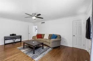 Photo #6: 21216768 Listing