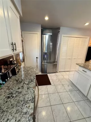 Photo #6: 21216795 Listing