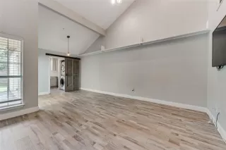 Photo #3: 21216808 Listing