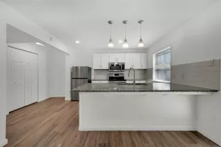 Photo #4: 21216839 Listing 