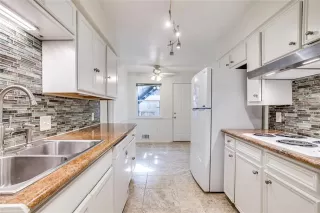 Photo #4: 21217169 Listing 