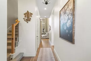 Photo #3: 21217583 Listing