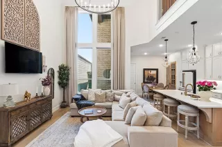 Photo #4: 21217583 Listing