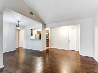 Photo #6: 21217641 Listing 