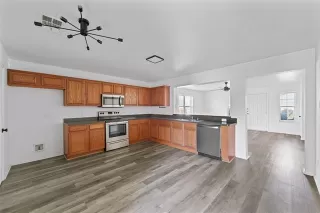 Photo #5: 21217693 Listing 