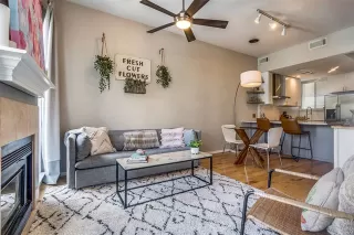 Photo #2: 21217843 Listing 