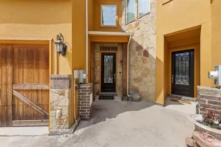 Photo #2: 21218063 Listing