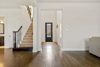 Photo #3: 21218063 Listing