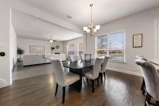 Photo #6: 21218063 Listing