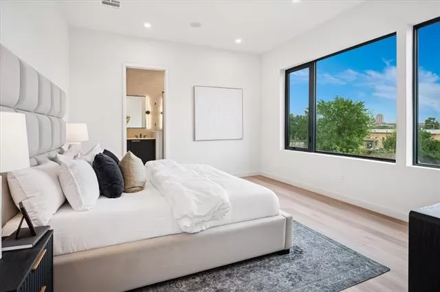 MLS: 21218202 Condo For Sale