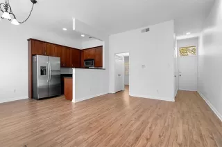 Photo #6: 21218324 Listing 