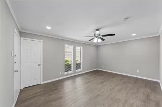 Photo #6: 21218361 Listing