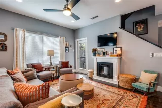 Photo #5: 21218688 Listing