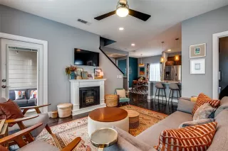 Photo #6: 21218688 Listing