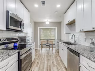 Photo #5: 21218856 Listing