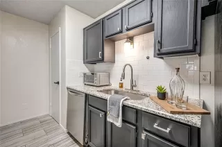 Photo #4: 21219026 Listing