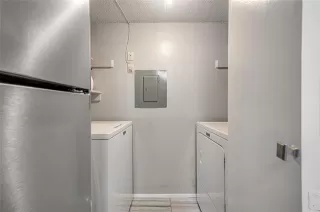 Photo #5: 21219026 Listing