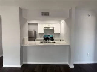 Photo #2: 21219119 Listing