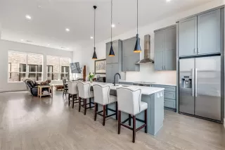 Photo #2: 21219304 Listing