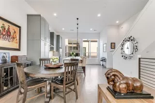 Photo #3: 21219304 Listing