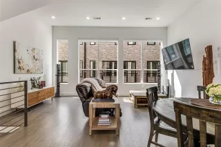 Photo #5: 21219304 Listing