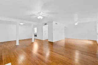 Photo #4: 21219515 Listing