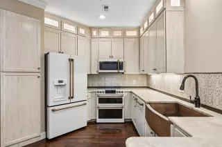 Photo #4: 21219772 Listing 