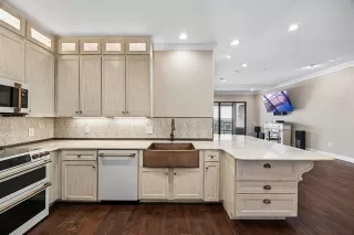 Photo #5: 21219772 Listing 