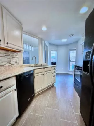 Photo #2: 21219844 Listing