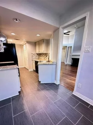 Photo #3: 21219844 Listing