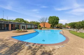 Photo #6: 21220132 Listing