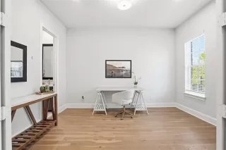 Photo #4: 21220247 Listing