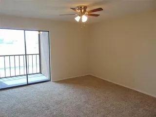 Photo #6: 21220351 Listing