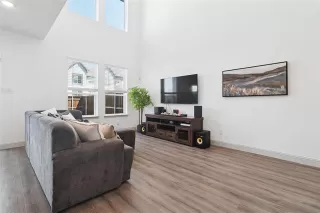 Photo #4: 21220382 Listing